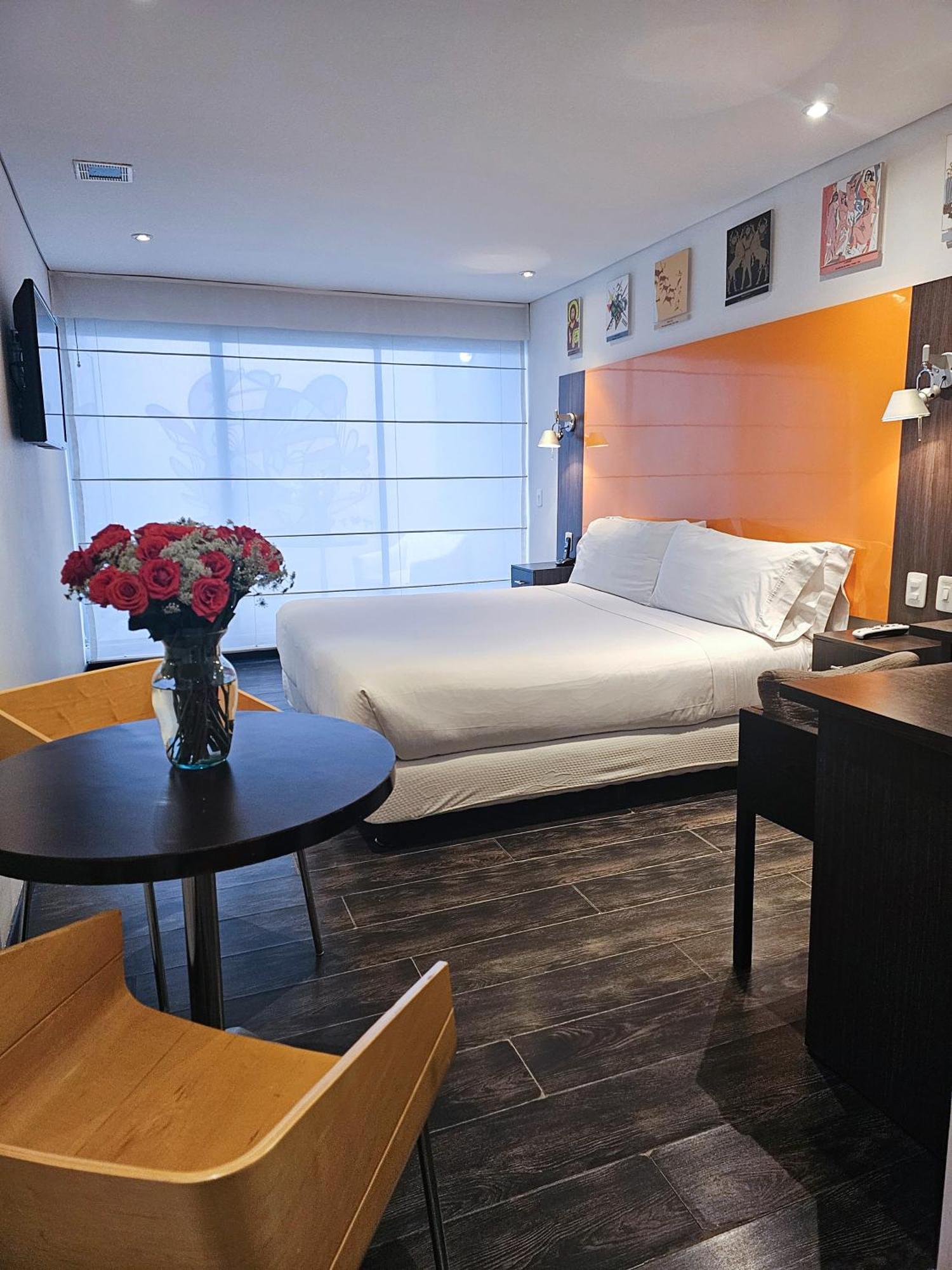 Hotel 104 Art Suites โบโกตา ภายนอก รูปภาพ