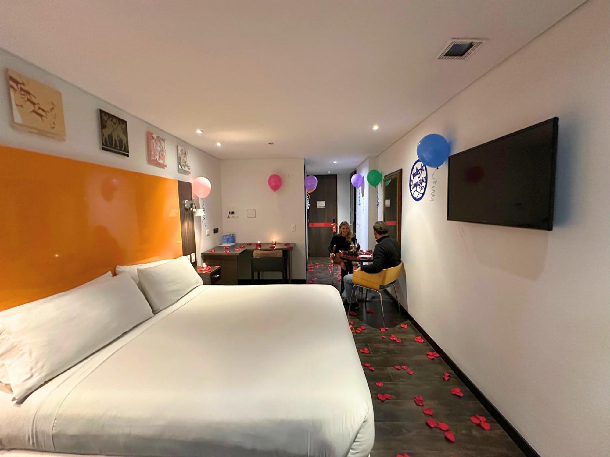 Hotel 104 Art Suites โบโกตา ภายนอก รูปภาพ